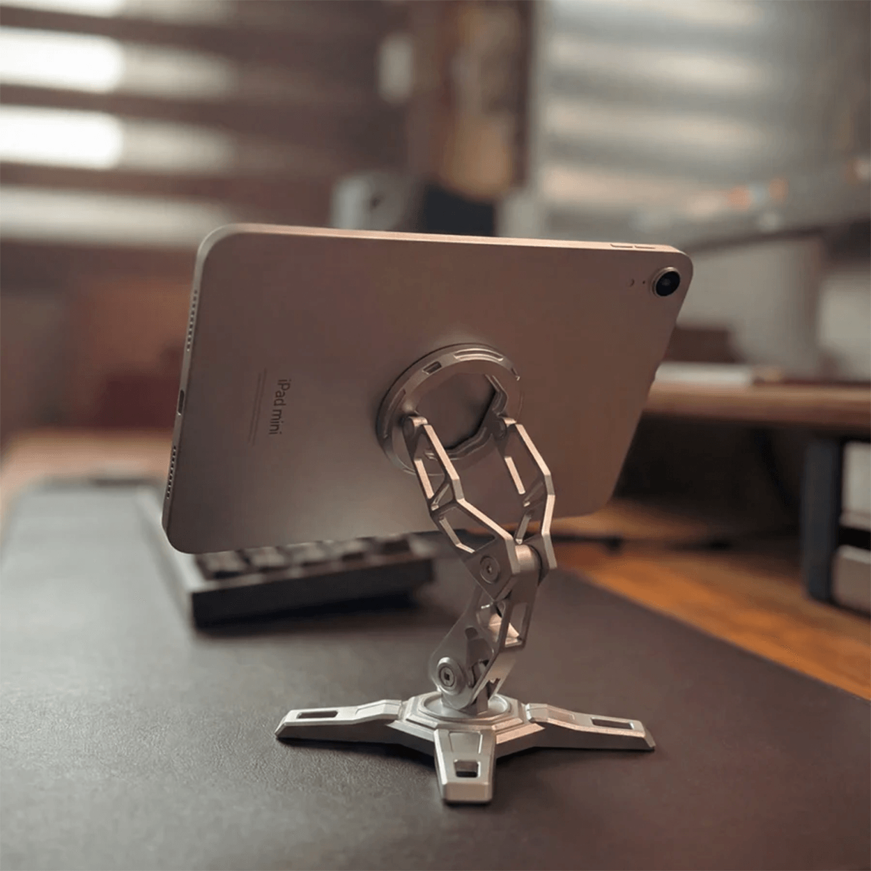 Peakzooc CNC Aluminum Magnetic Phone Stand – Justerbar arm, MagSafe-kompatibel